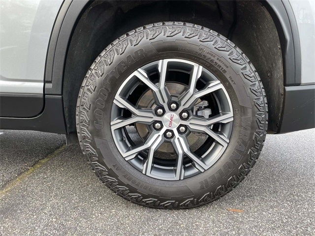 2024 GMC Acadia AT4