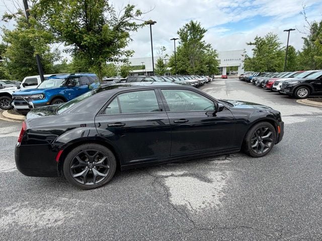 2021 Chrysler 300 Touring