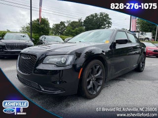 2021 Chrysler 300 Touring