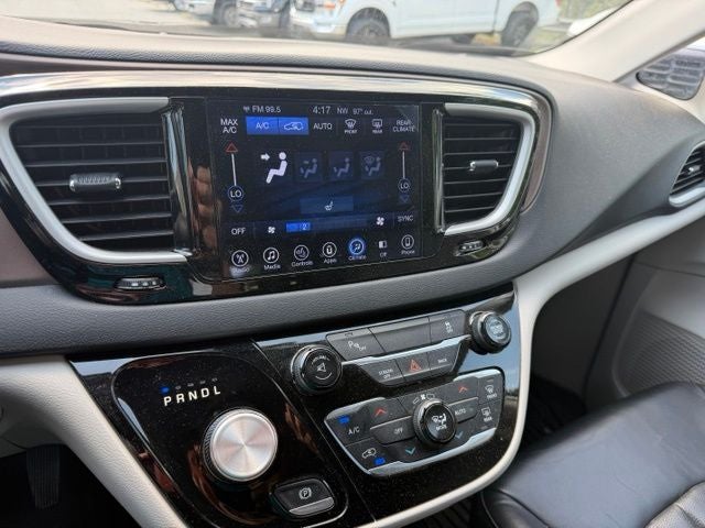 2017 Chrysler Pacifica Touring L