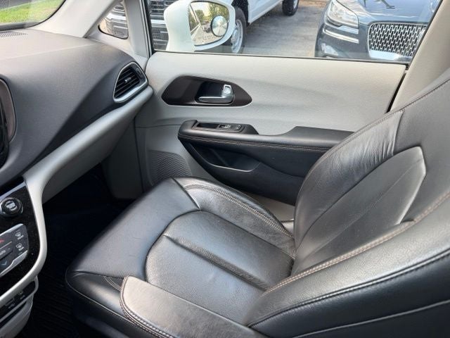 2017 Chrysler Pacifica Touring L