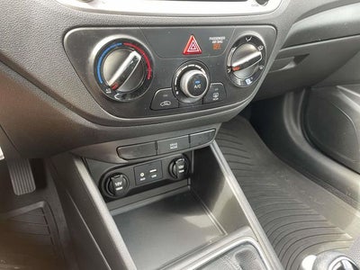 2022 Hyundai Accent SE