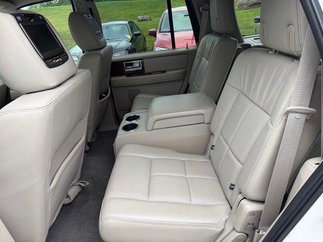 2014 Lincoln Navigator Base