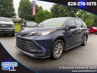 2021 Toyota Sienna LE 8 Passenger
