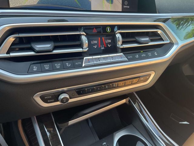2021 BMW X7 M50i