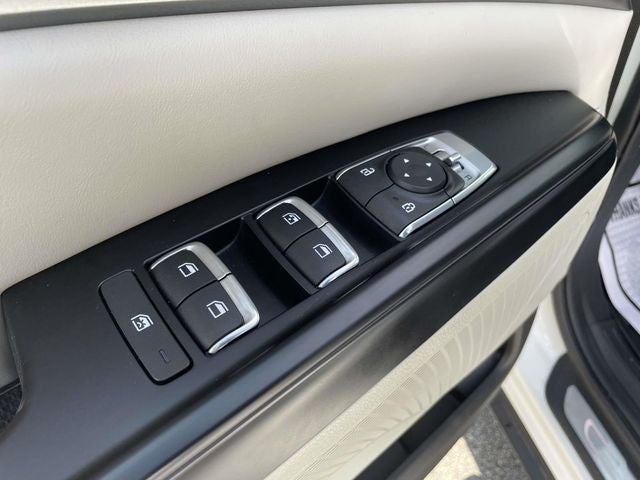 2023 Kia Carnival LX Seat Package
