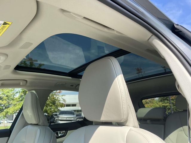2023 Volvo XC60 B6 Ultimate Dark Theme
