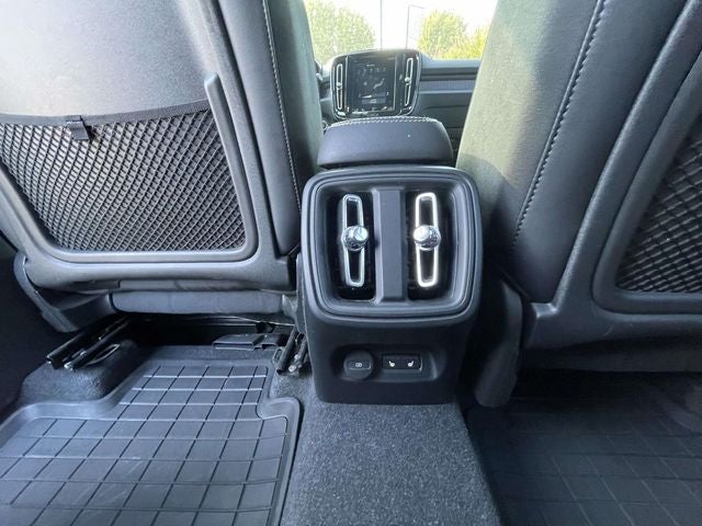 2021 Volvo XC40 R-Design