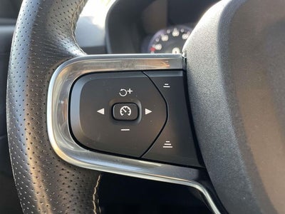 2021 Volvo XC40 R-Design