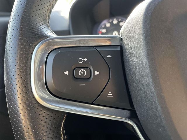 2021 Volvo XC40 R-Design