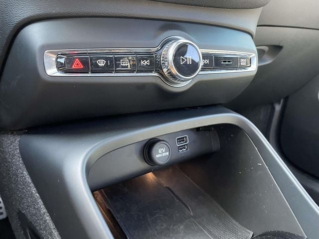 2021 Volvo XC40 R-Design