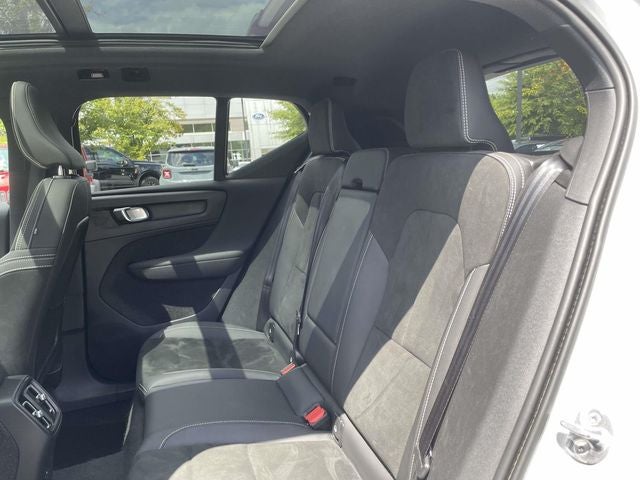 2022 Volvo XC40 Recharge Pure Electric P8 Ultimate