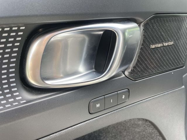 2022 Volvo XC40 Recharge Pure Electric P8 Ultimate