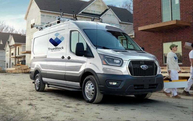 2027fordtransit-exterior-01